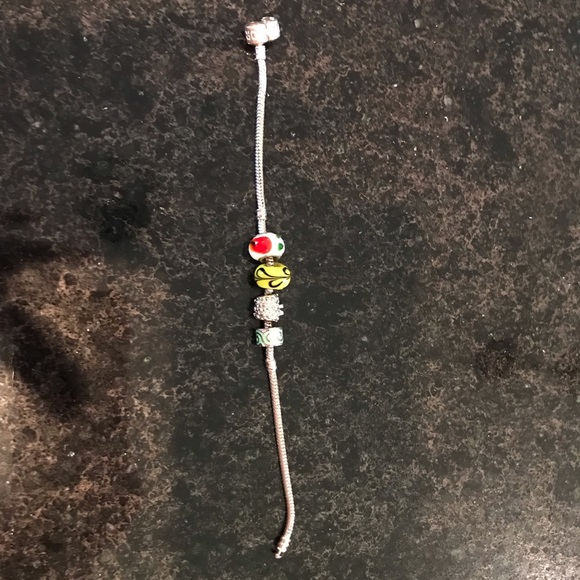 Pandora sterling silver with charms - Picture 2 of 3